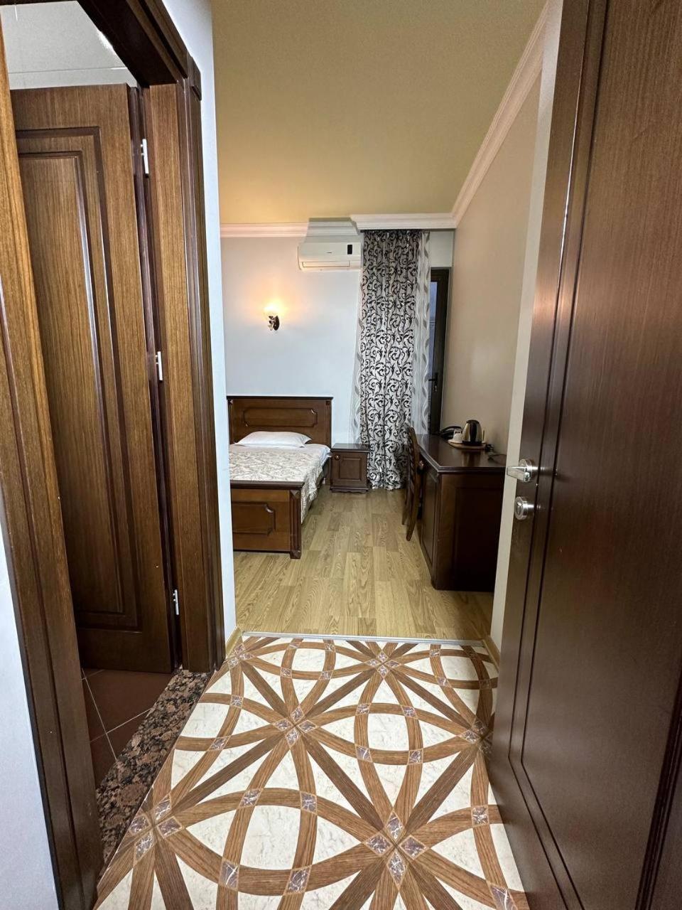 Eiffel Hotel Batumi Room photo